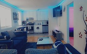 Townhouse Apartment In Oakland Gardens